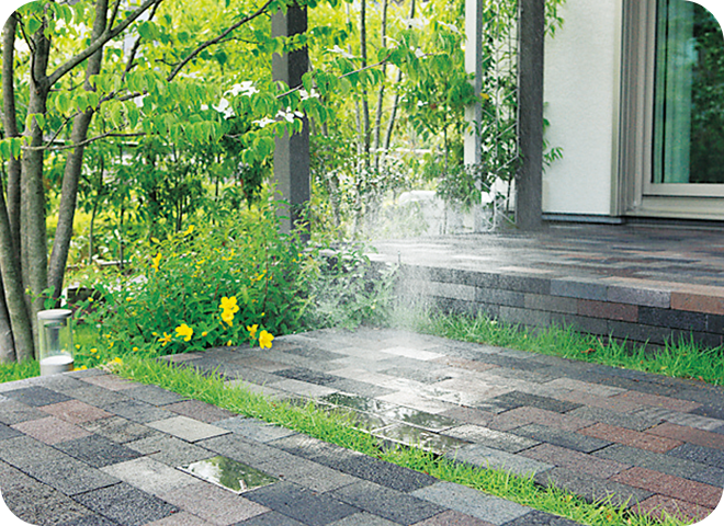 天気と連動する散水ミスト