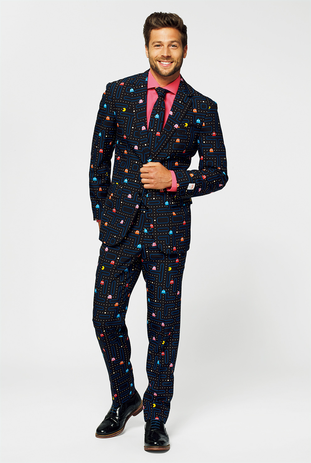 スーツブランド「Opposuits」とのコラボ。